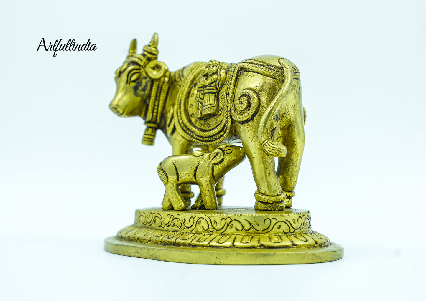 Handcrafted Brass Kamdhenu Cow and Calf Statue – Symbol of Prosperity and Spiritual Blessings for Home Décor